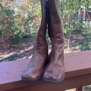 Teva brown leather boots